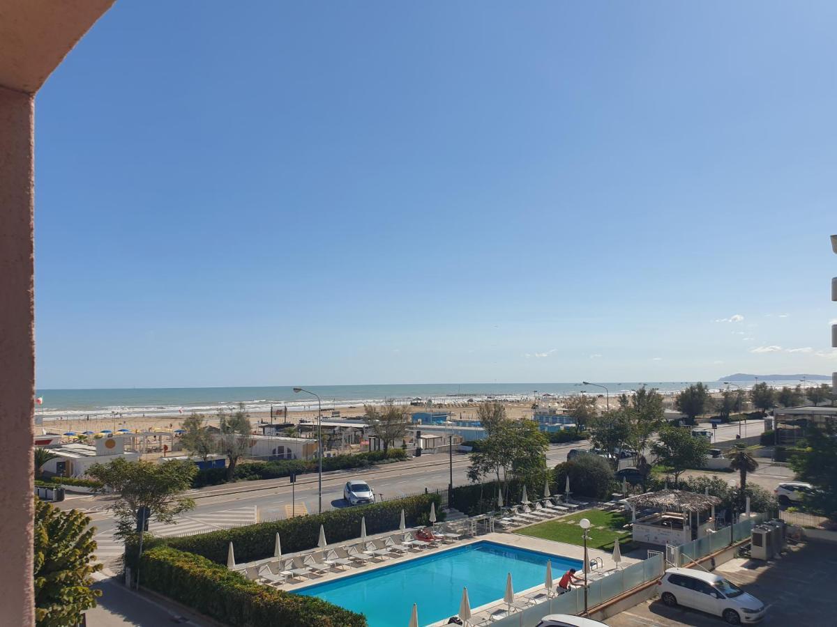Appartamento Amaremin - Vivere Rímini Exterior foto